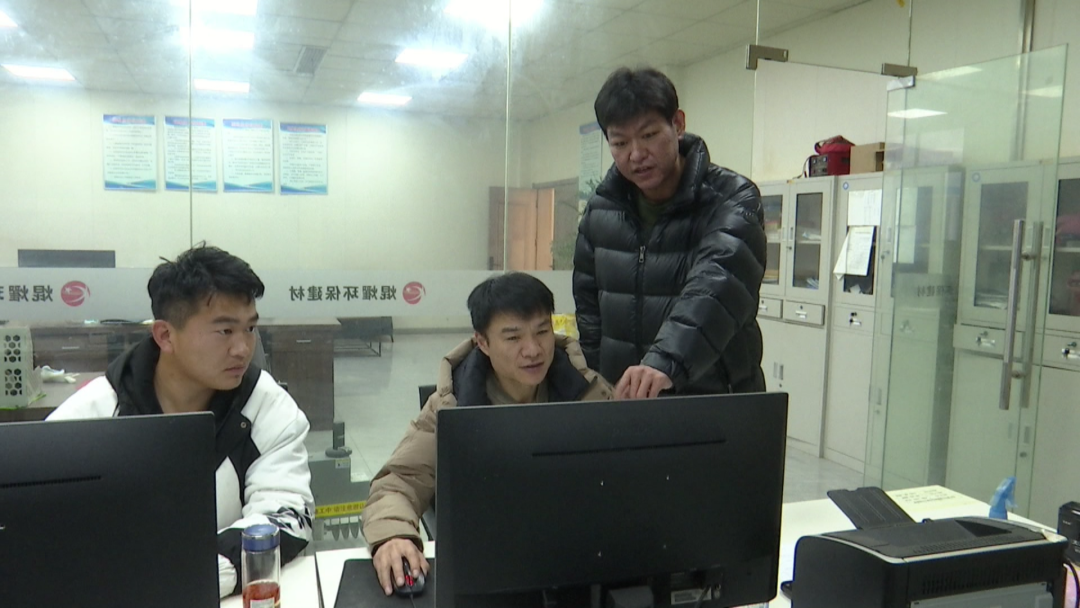 【埇桥发布】人大代表风采 汪鹏：奔走于车间与基层的“连心桥”